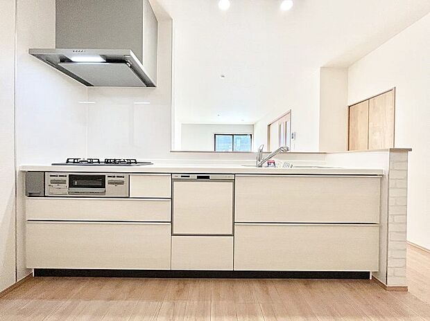 広々とした使い勝手の良いキッチンで日々のお料理も楽しくなりそう