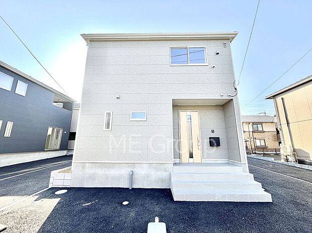 洗練された外観、上質な住空間が広がる室内は永く安心して過ごせる住居です。 