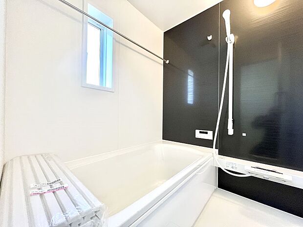 落ち着いた雰囲気でゆっくりお寛ぎいただけるバスルーム