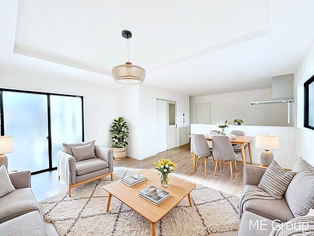 落ち着いた雰囲気のＬＤＫは家族みんなの快適空間※家具はCGです