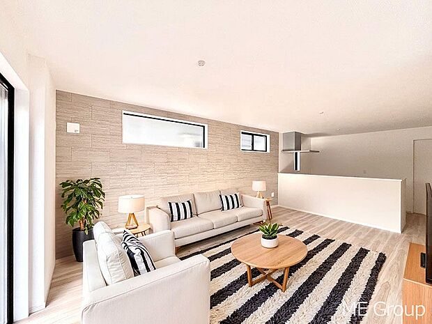 ご家族の賑やかな話し声で包まれる明るいリビング  ※家具はCGです