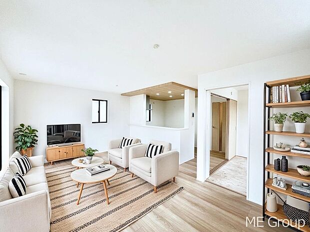 隣接の和洋室を開放すればさらに広々!開放的なLDK ※家具はCGです