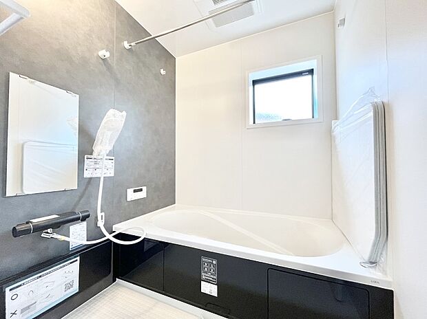 落ち着いた雰囲気でゆっくりお寛ぎいただけるバスルーム