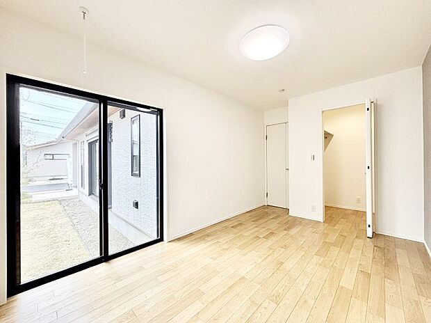 爽やかな日差しがお部屋全体を優しく包み込んでくれます