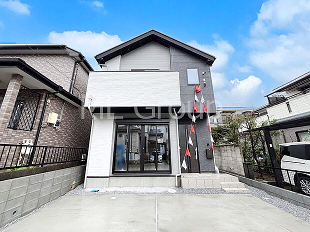 洗練された外観、上質な住空間が広がる室内は永く安心して過ごせる住居です。