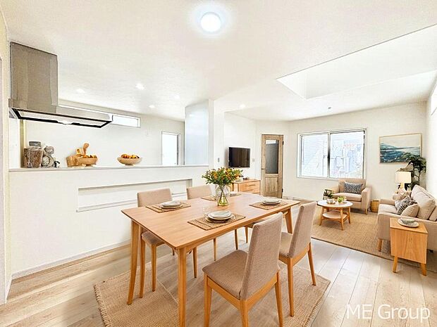 落ち着いた雰囲気のＬＤＫは家族みんなの快適空間※家具はCGです