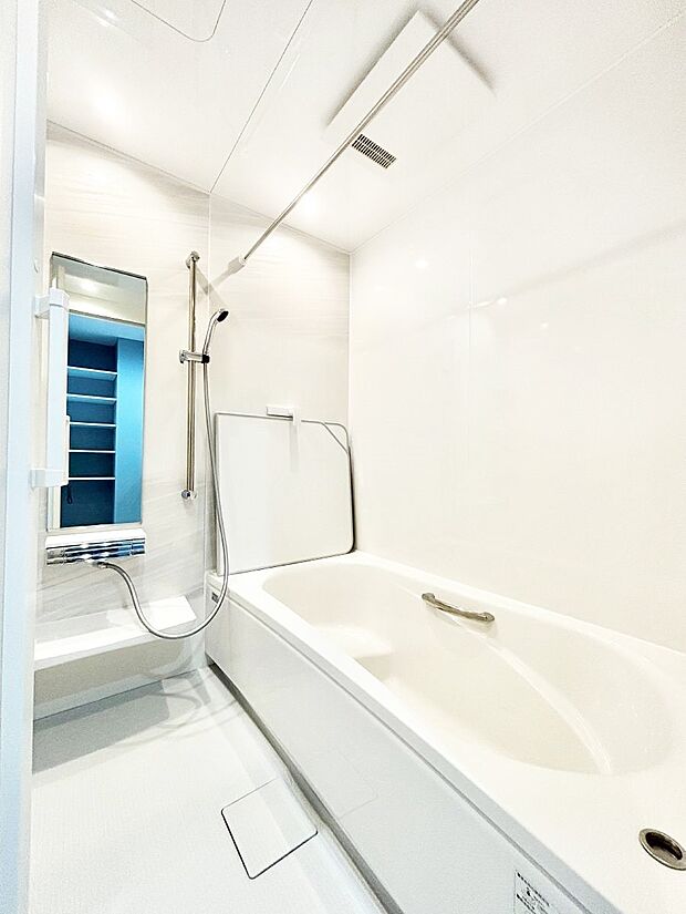 落ち着いた雰囲気でゆっくりお寛ぎいただけるバスルーム