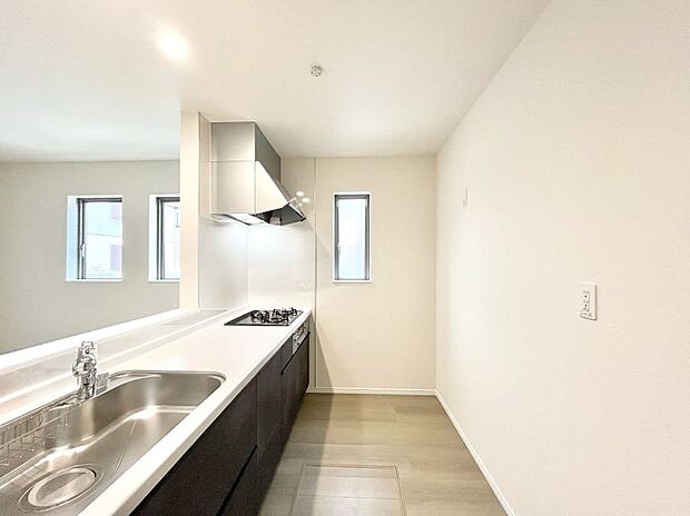 ゆとりあるキッチンではご家族と楽しくお料理ができます。