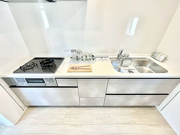 料理をしながらでもご家族との会話を楽しめる対面キッチン