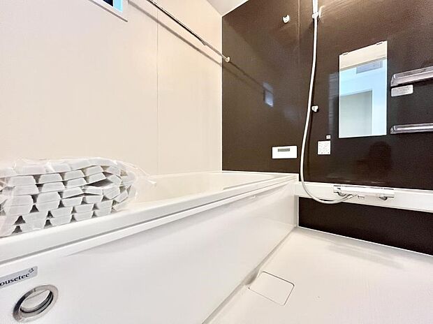 落ち着いた雰囲気でゆっくりお寛ぎいただけるバスルーム