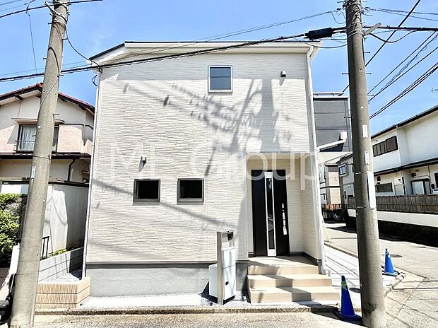 溢れる陽光でご家族の笑顔も輝く!陽光と開放感に恵まれた角地を活かした住まい。