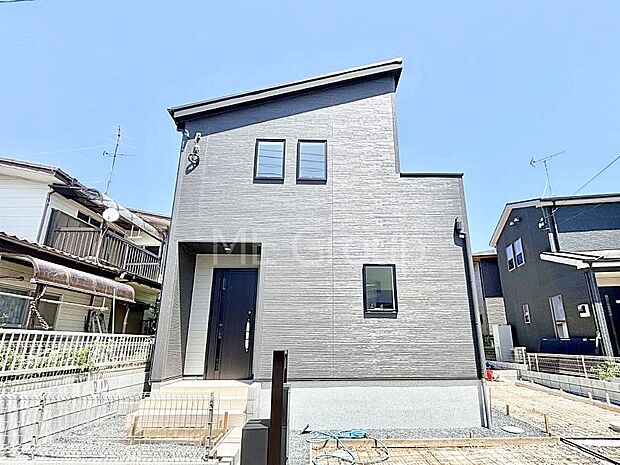 暮らしやすさと居心地の良さにこだわったシンプルで飽きのこないデザイン！