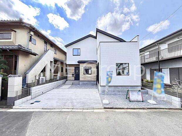 溢れる陽光でご家族の笑顔も輝く