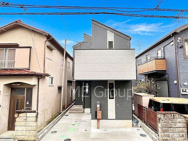 洗練された外観、上質な住空間が広がる室内は永く安心して過ごせる住居です。