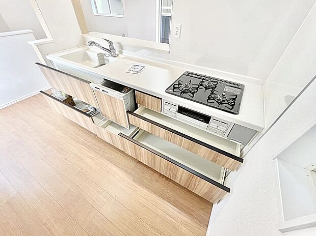 【スライド収納】スライド式収納なので上からの出し入れが可能！腰をかがめずに楽々！ 