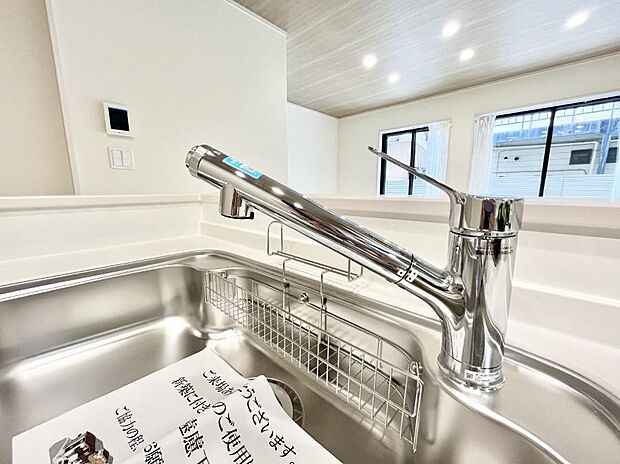 【浄水器】いつでも清潔なおいしいお水を。一つの水栓で水道水と浄水を使い分け。