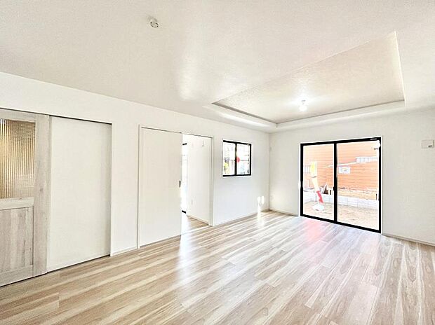 【リビングダイニング】落ち着いた雰囲気のＬＤＫは家族みんなの快適空間  