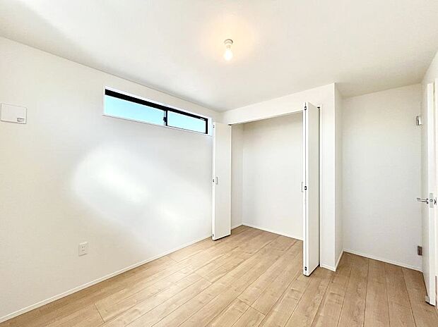 【寝室】収納が充実しているので居住スペースを広々使えます