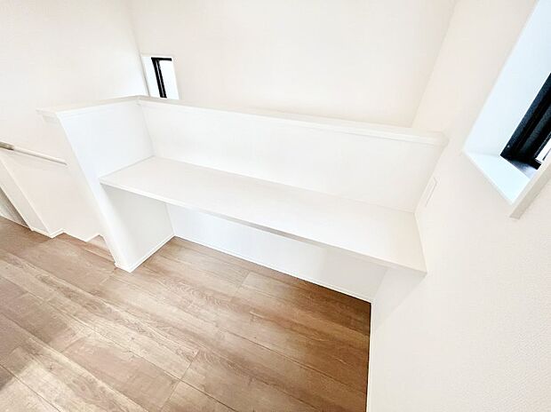 【その他内観】ちょっとした作業をするのに便利なカウンター