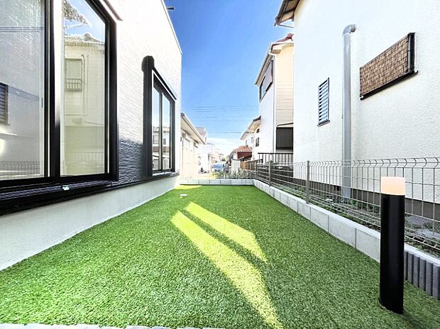 【庭】お子さまの遊び場や奥さまのガーデニングなど用途多彩な庭スペース!