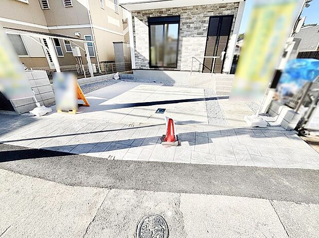 【駐車場】目の前が駐車場だと雨の日も大量にお買い物をした時も便利ですね