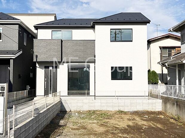 【現地外観写真】たっぷりの陽光と心地よい風が舞い込む住まい