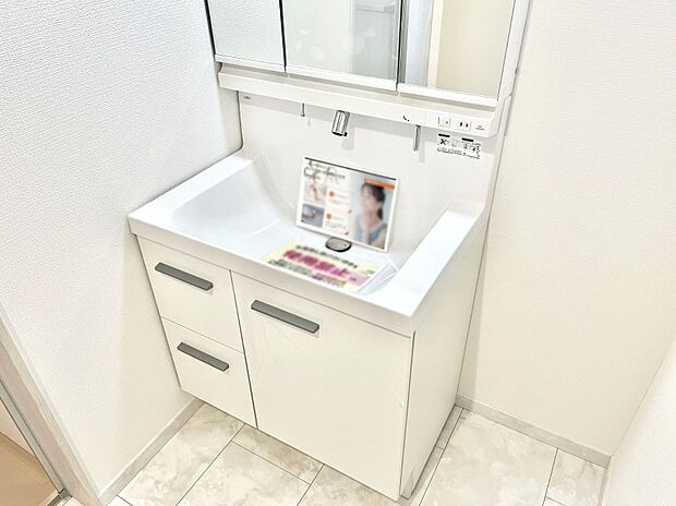 【ハンドシャワー水栓】ハンドシャワー付き！使いやすい洗面台。