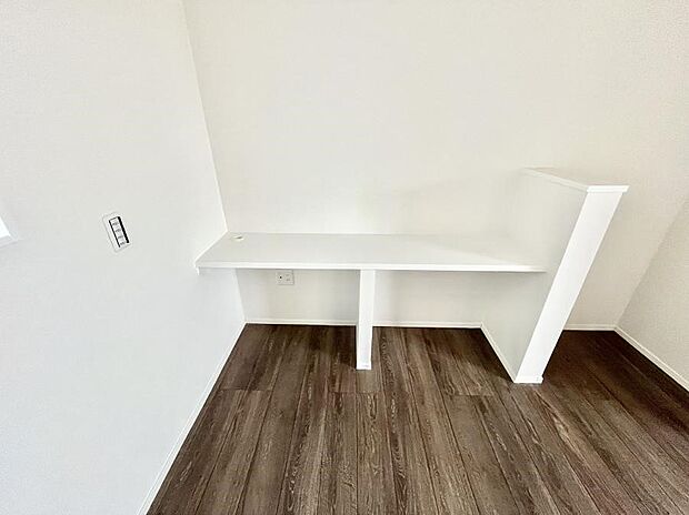 【その他内観】リビングのカウンタースペース  