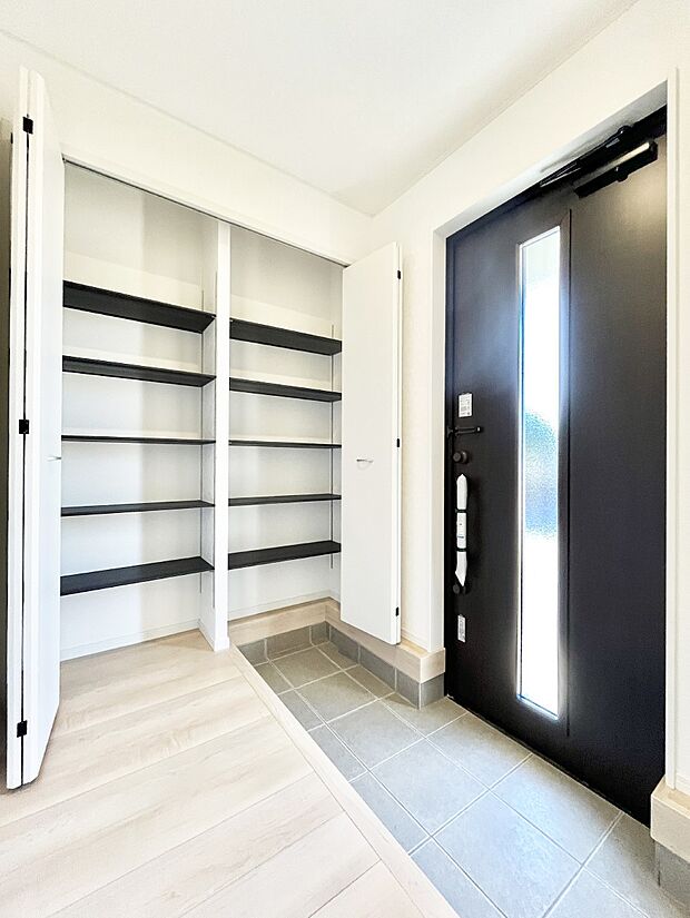 【収納】収納力ある下駄箱の活用で玄関廻りはいつでもスッキリ