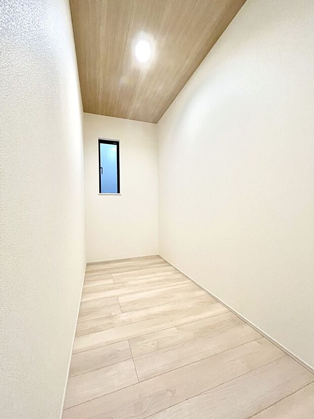 【パントリー】キッチンにはパントリー！食材のストックはもちろん、日用品の収納など使い方はいろいろ！