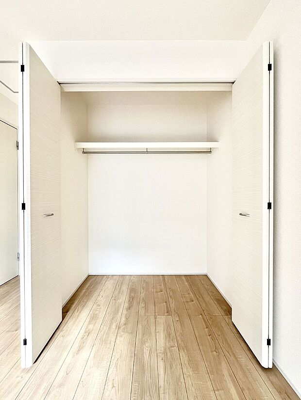 【収納】たっぷりの収納スペースで快適に暮らせそう 