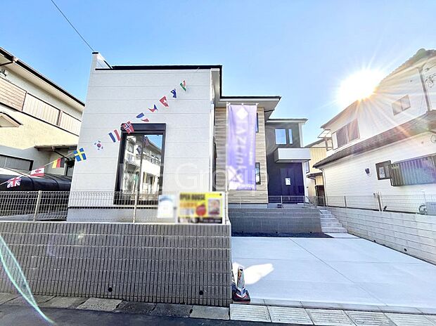 【前面道路含む現地写真】前面道路はきちんと整備されています