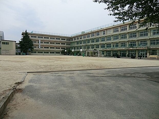 鎌ケ谷市立第二中学校(約850m・徒歩11分)