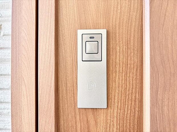 【玄関】ラクラク開錠！スマートコントロールキー。