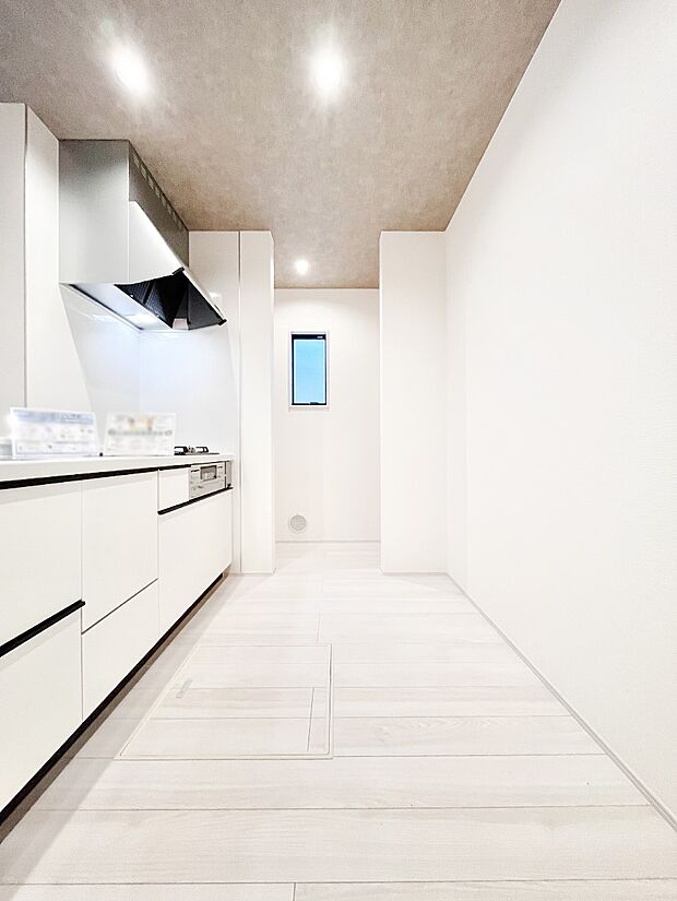 【キッチン】毎日使うキッチンだから、使いやすさ＆お手入れのしやすさにこだわりました。