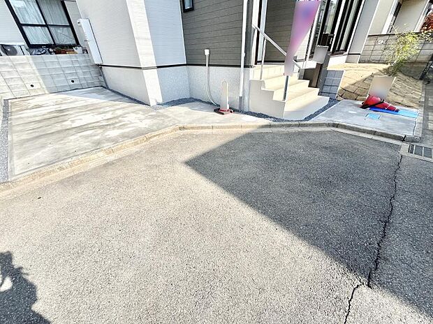 【駐車場】生活に欠かせない駐車スペース。　