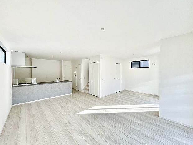 【リビングダイニング】21帖の広々ＬＤＫは家族みんなの快適空間！家族のつながりを強くする大事なスペース