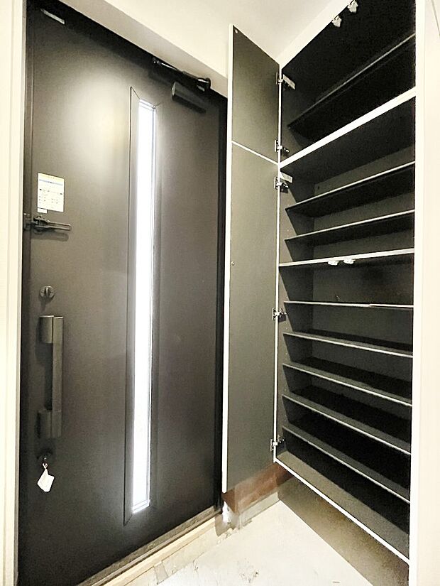 【収納】収納力ある下駄箱の活用で玄関廻りはいつでもスッキリ