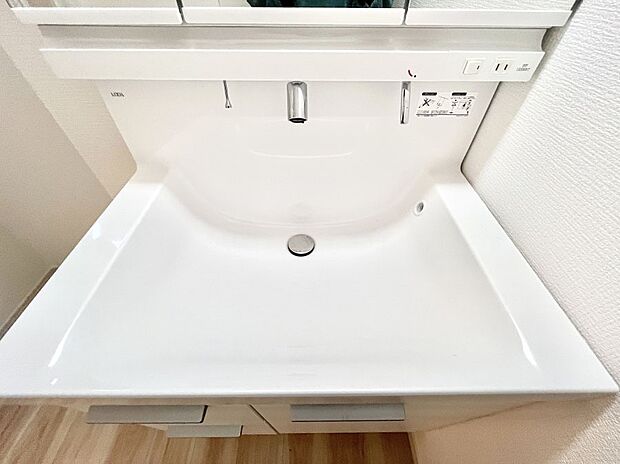 【ハンドシャワー水栓】ハンドシャワー付き！使いやすい洗面台。