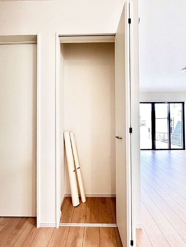 【収納】食品のストックや調理器具の保管に便利なパントリー