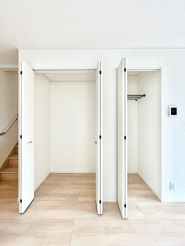 【リビング収納】リビング収納。ここに収納があると物が集まるLDKがスッキリ片付きそうですね。