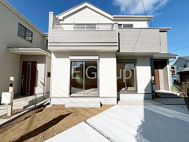 【現地外観写真】たっぷりの陽光と心地よい風が舞い込む住まい