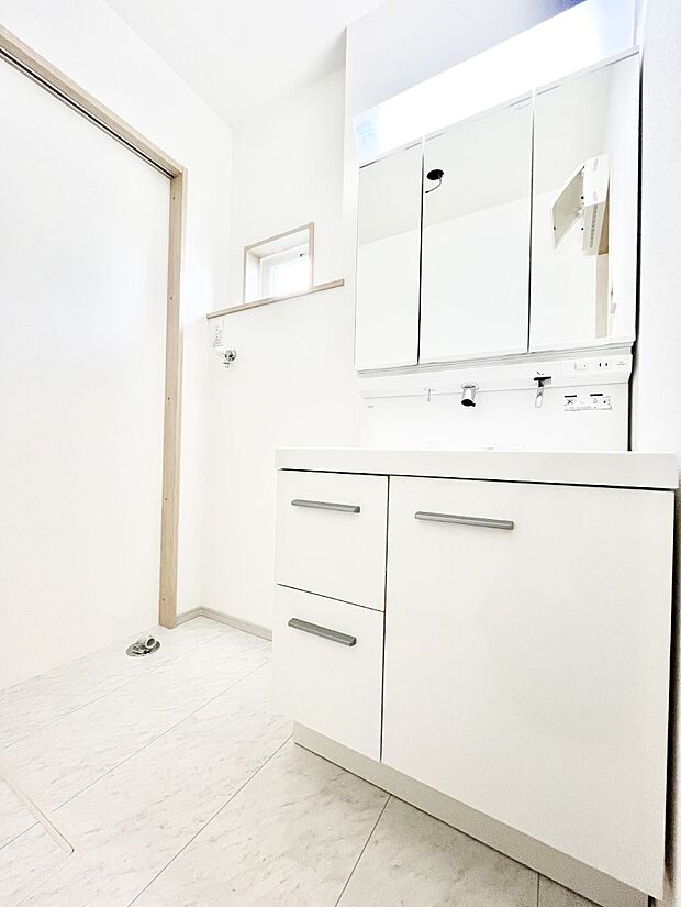 【ランドリースペース】上質な洗面空間がゆとりの時間を演出