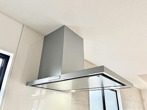 【レンジフード】フラットタイプのレンジフード、お手入れがしやすいですね!