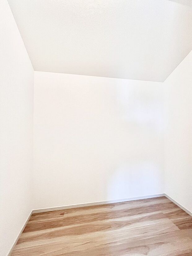 【その他内観】2階のフリースペースは収納ほかにもアイデア次第で快適空間に大変身!