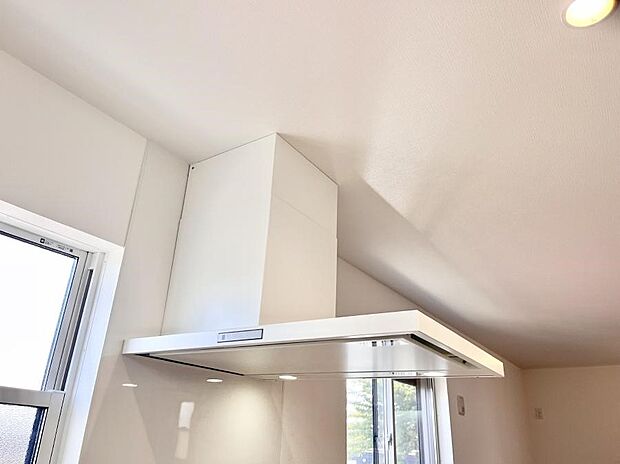【レンジフード】フラットタイプのレンジフード、お手入れがしやすいですね!