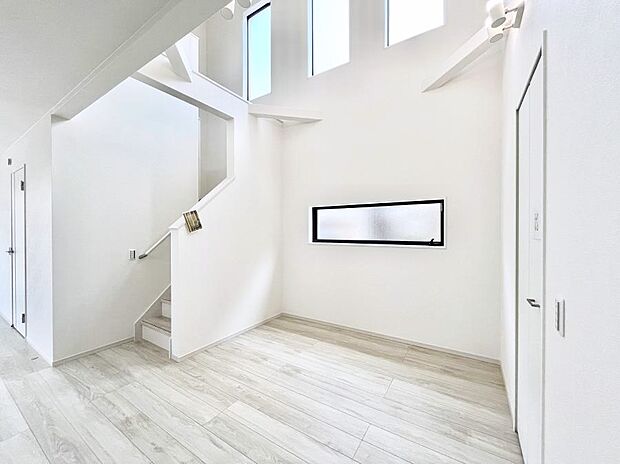 【ダイニング】リビング階段が家族の笑顔と会話をつないでくれます