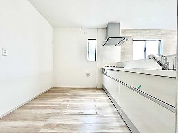 【キッチン】ゆとりあるキッチンではご家族と楽しくお料理ができます。