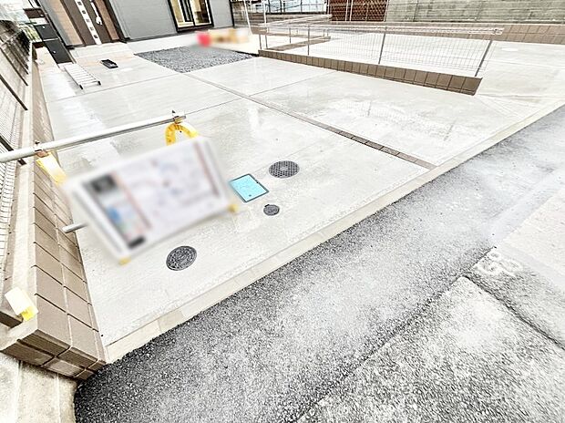 【駐車場】4台（車種による）駐車可！ご家族みんなの自転車も置ける広々カースペース。