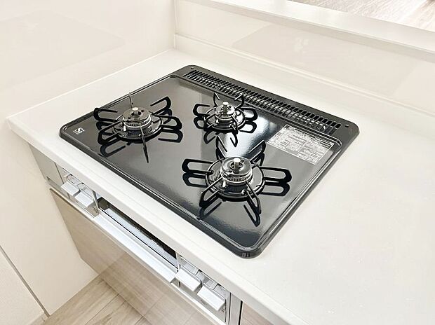 【三ツ口コンロ】三口ガスコンロでお料理が一気にはかどりそう  　